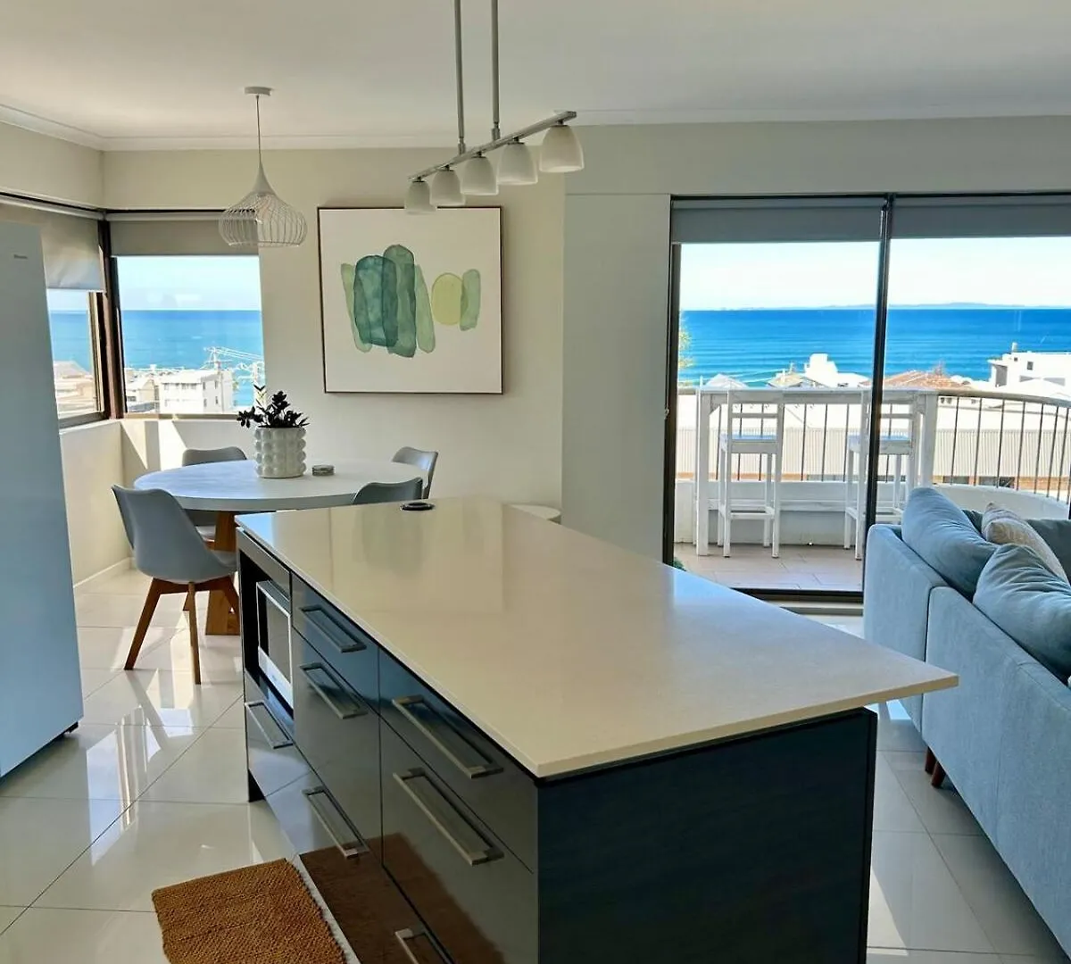 Serene Beachside Apartment Caloundra