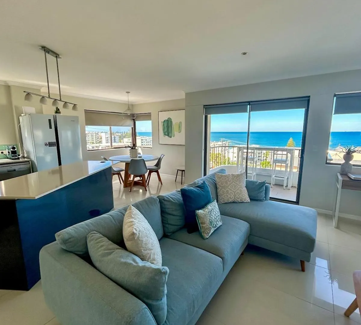 Serene Beachside Apartment Caloundra Australien